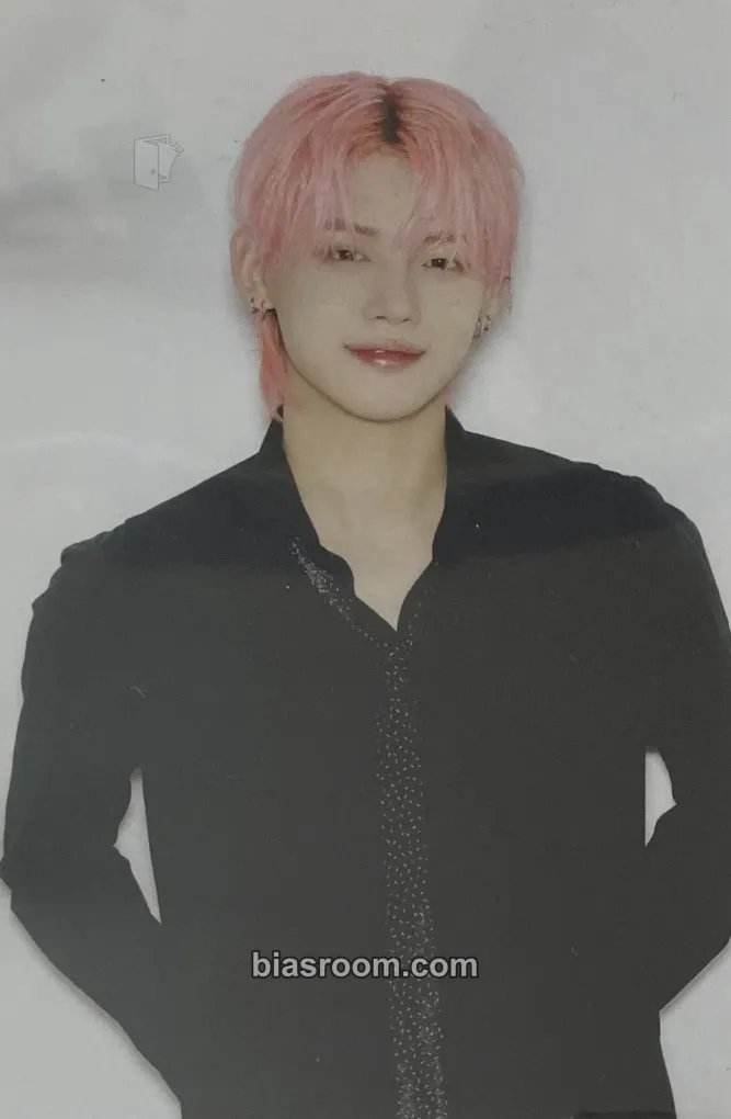 Yeonjun 2021 New Year's Eve Live Photocard - TOMORROW X TOGETHER - TOMORROW X TOGETHER K-pop photocard