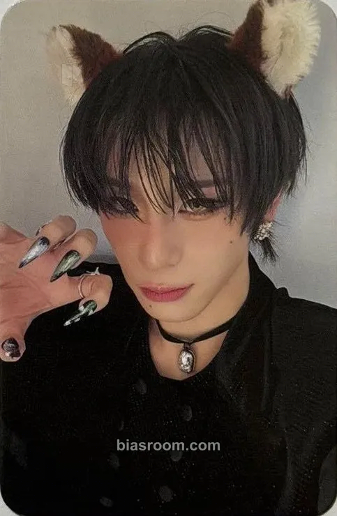 Haru UXLXVE Photocard - XLOV - XLOV K-pop photocard