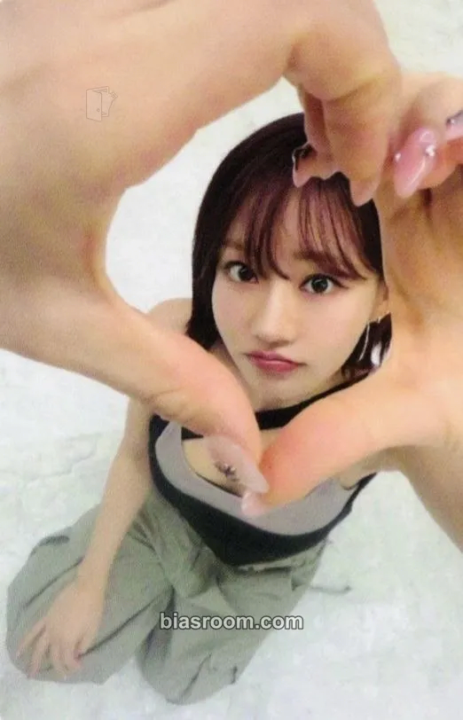 Julie 224 Photocard - KISS OF LIFE - KISS OF LIFE K-pop photocard