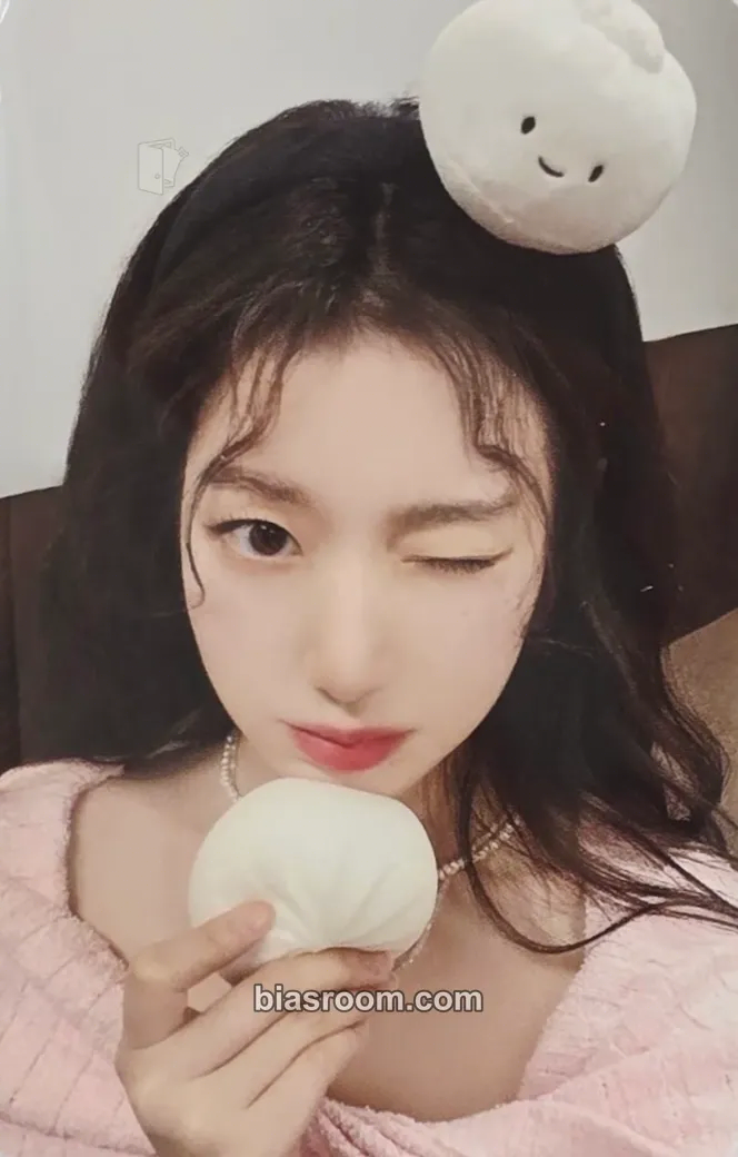 Shuhua We are Photocard - i-dle - i-dle K-pop photocard