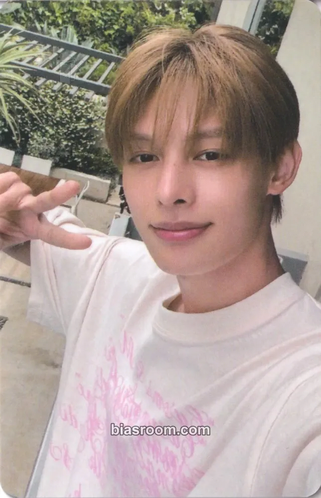 James COLOR OUTSIDE THE LINES Photocard - CORTIS - CORTIS K-pop photocard