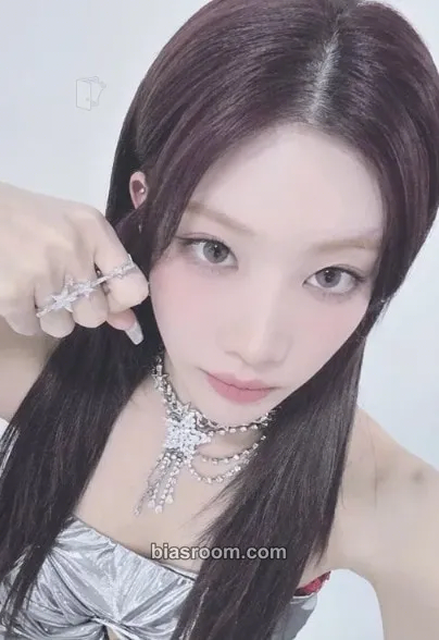 Kim Lip ARTMS 2nd World Tour: Lunar Theory Photocard - ARTMS - ARTMS K-pop photocard