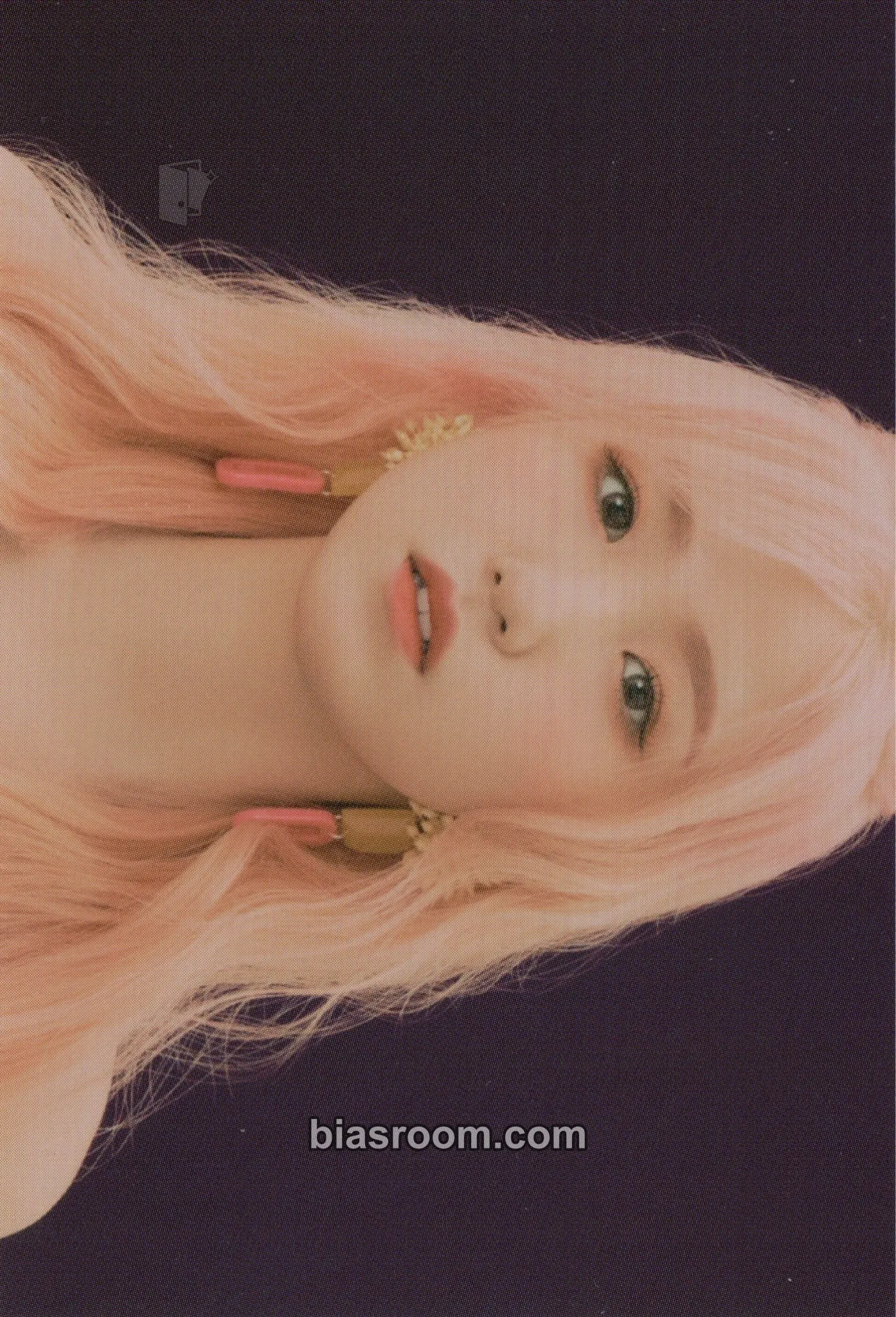 Hitomi BLOOM*IZ Photocard - IZ*ONE - IZ*ONE K-pop photocard