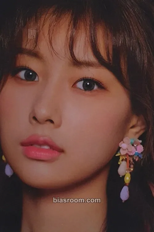 Hyewon BLOOM*IZ Photocard - IZ*ONE - IZ*ONE K-pop photocard