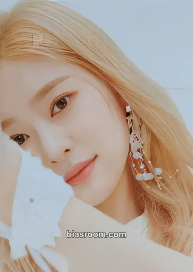 Minju BLOOM*IZ Photocard - IZ*ONE - IZ*ONE K-pop photocard