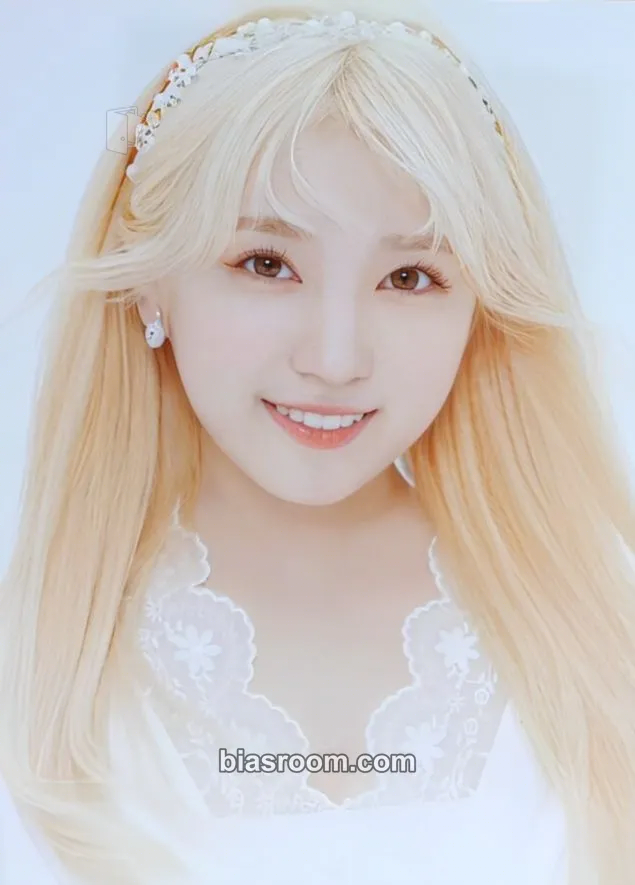 Nako BLOOM*IZ Photocard - IZ*ONE - IZ*ONE K-pop photocard