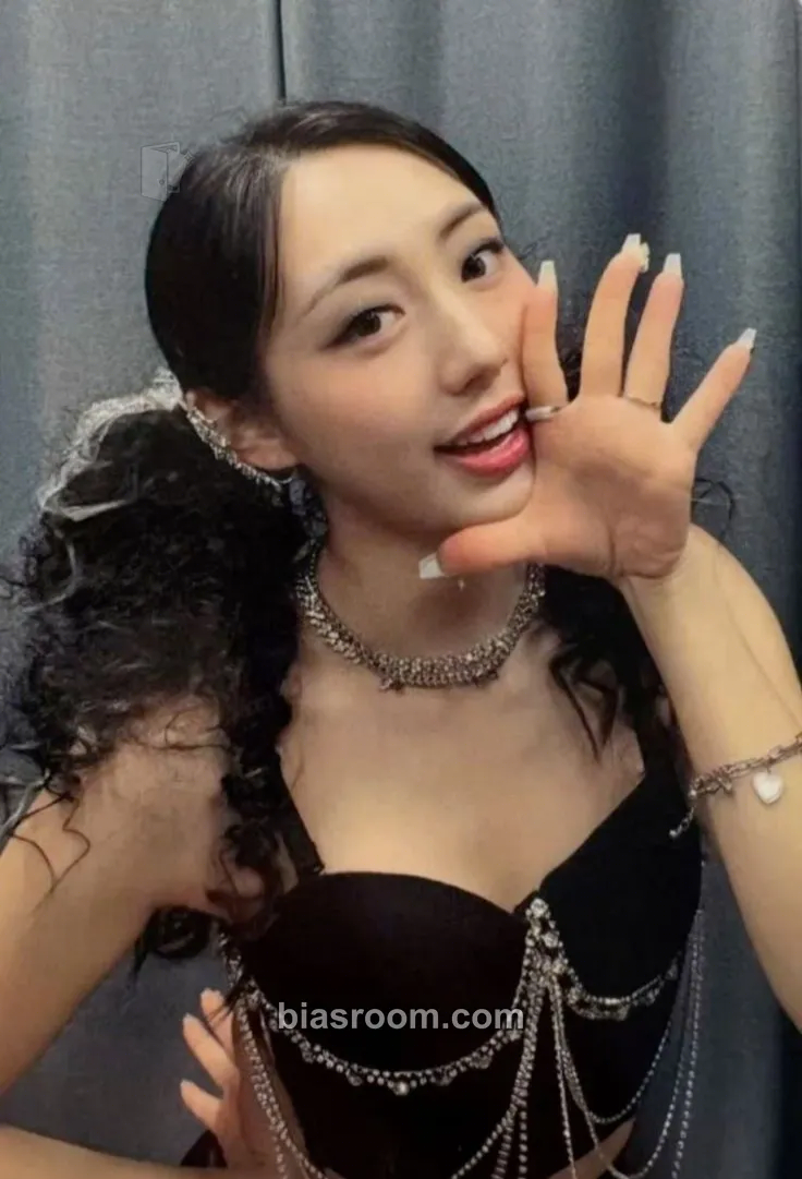 A-hyeon Under My Photocard - I:MOND - I:MOND K-pop photocard
