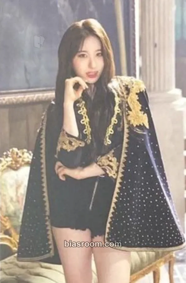 Lee Chaeyeon Vampire Photocard - IZ*ONE - IZ*ONE K-pop photocard