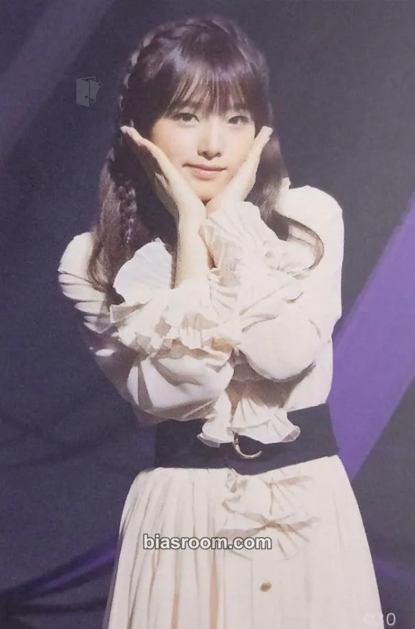 Yena Vampire Photocard - IZ*ONE - IZ*ONE K-pop photocard