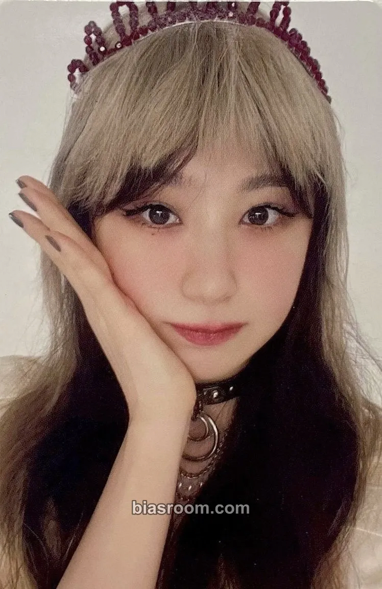 Lee Chaeyeon Hush Rush Photocard - Lee Chaeyeon K-pop photocard