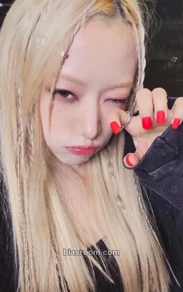Kandis - Hello - Playground Album album photocard platform version