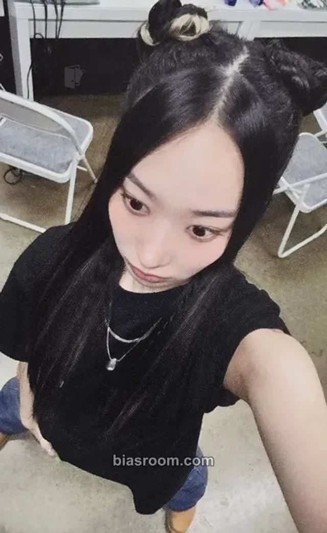 Kandis - Nine - Playground Album album photocard platform version