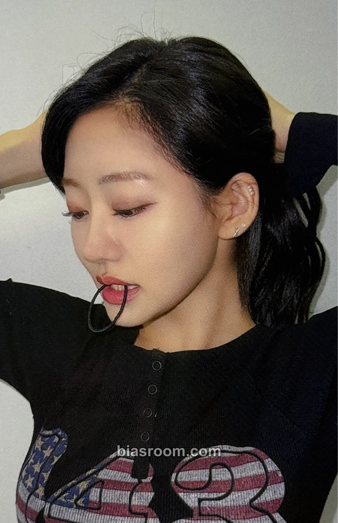 Julie Lose Yourself Photocard - KISS OF LIFE - KISS OF LIFE K-pop photocard