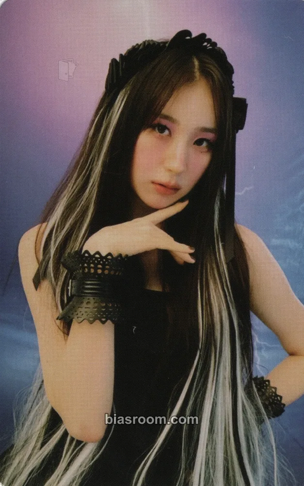 Lee Chaeyeon Hush Rush Photocard - Lee Chaeyeon K-pop photocard