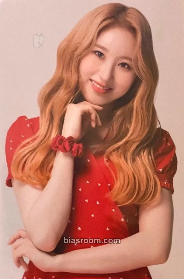 Lee Chaeyeon Twelve Photocard - IZ*ONE - IZ*ONE K-pop photocard