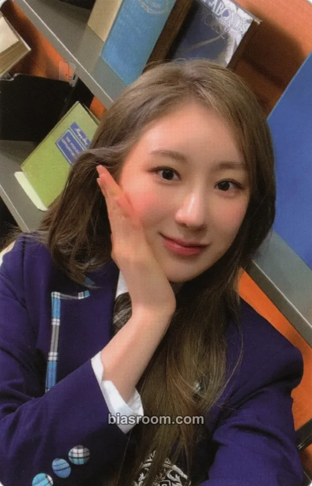 Lee Chaeyeon - Lee Chaeyeon - Over The Moon Album album photocard day version