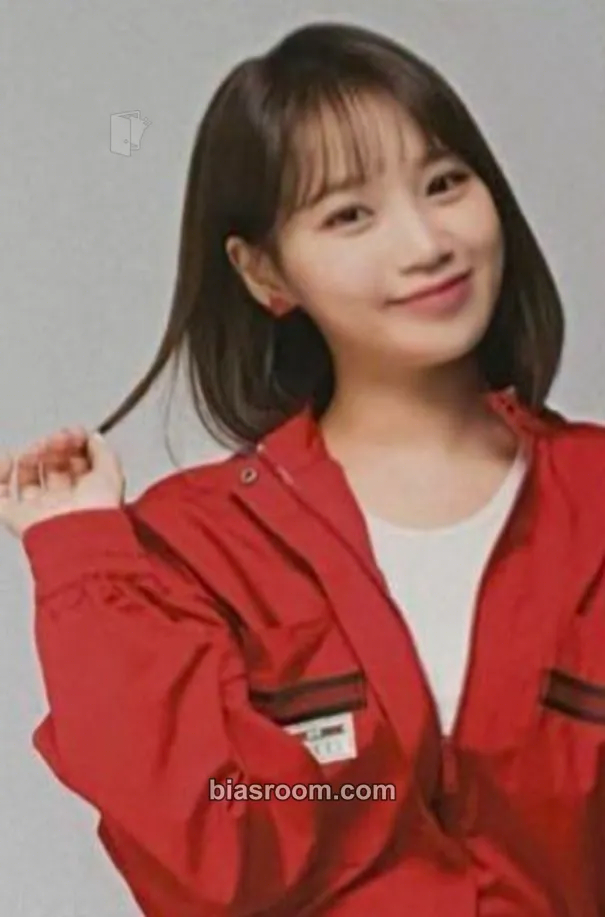 Kim Chaewon Twelve Photocard - IZ*ONE - IZ*ONE K-pop photocard