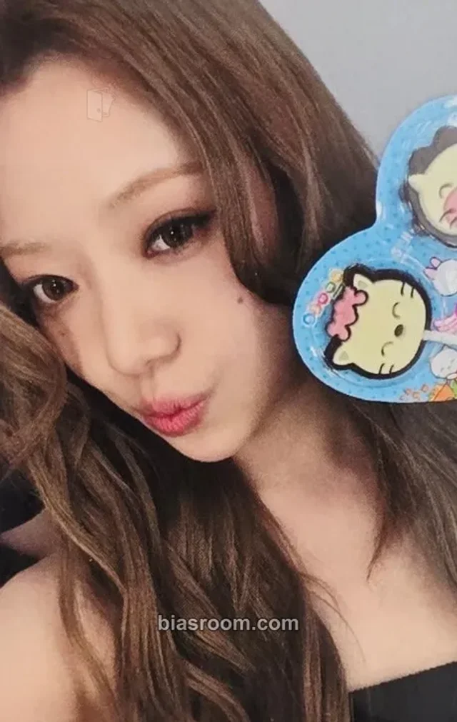 Kandis - Hello - Playground Album minirecord shop round 2 video call (fancall)