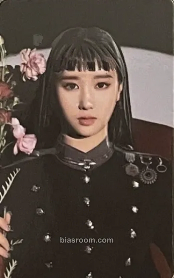 Yebin Issue Maker Photocard - Hot Issue - Hot Issue K-pop photocard