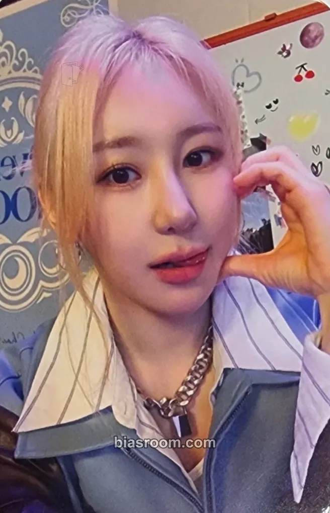 Lee Chaeyeon Over The Moon Photocard - Lee Chaeyeon K-pop photocard