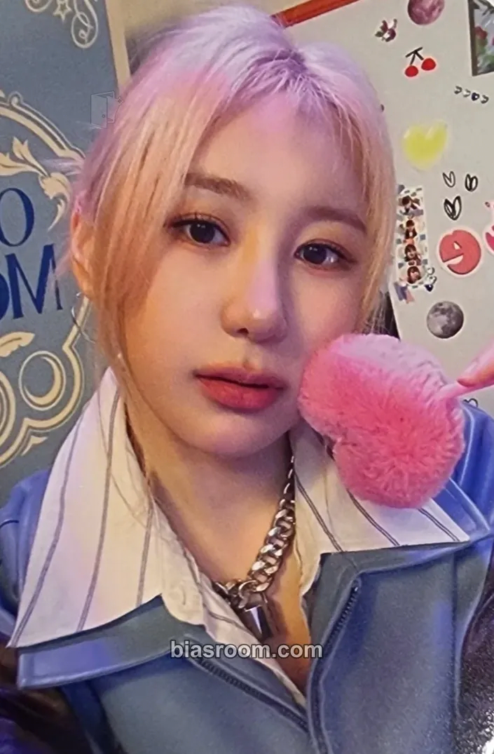 Lee Chaeyeon Over The Moon Photocard - Lee Chaeyeon K-pop photocard