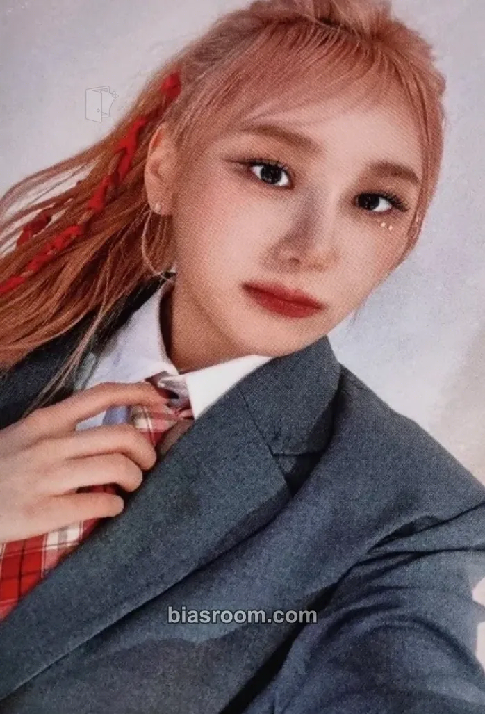 Lee Chaeyeon Over The Moon Photocard - Lee Chaeyeon K-pop photocard