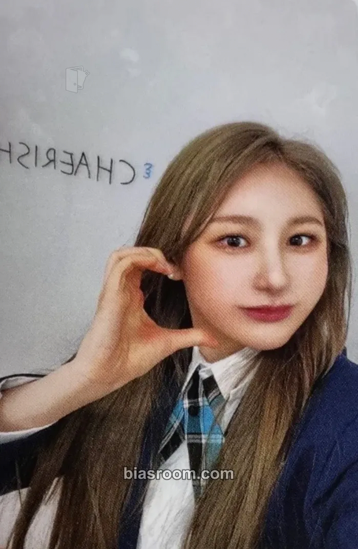 Lee Chaeyeon Over The Moon Photocard - Lee Chaeyeon K-pop photocard