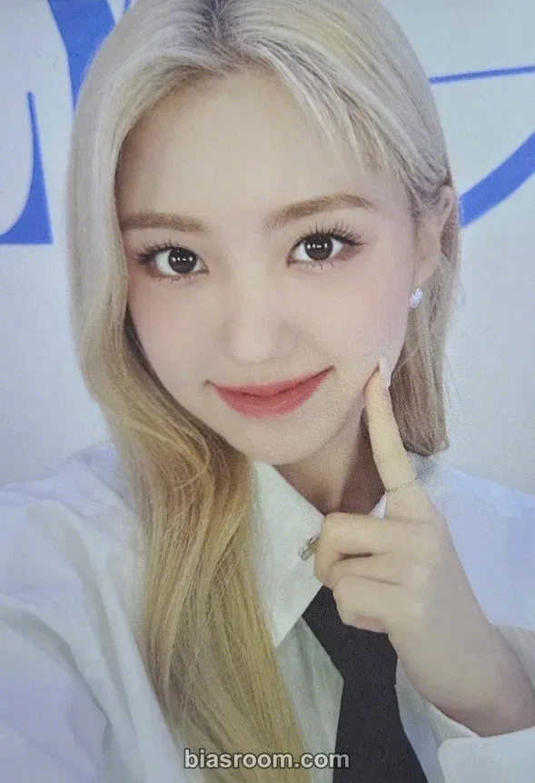 Yeseo FLY-BY Japan Concert Tour Photocard - Kep1er - Kep1er K-pop photocard