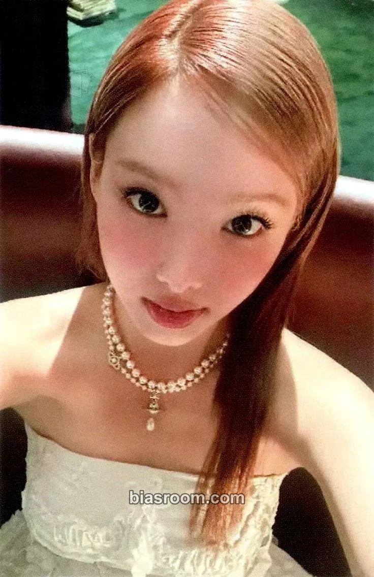 Nayeon Na Photocard - TWICE - TWICE K-pop photocard