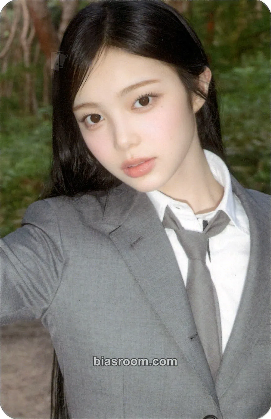 Ian FOCUS Photocard - Hearts2Hearts - Hearts2Hearts K-pop photocard