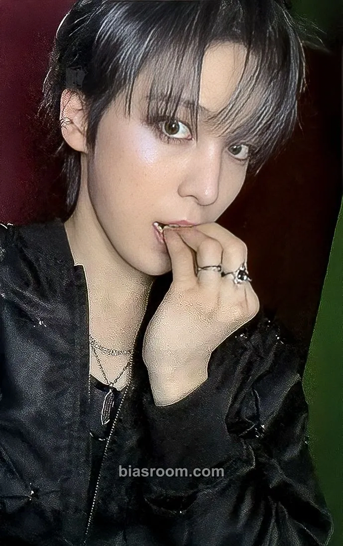 Yunho GOLDEN HOUR : Part.3 Photocard - ATEEZ - ATEEZ K-pop photocard