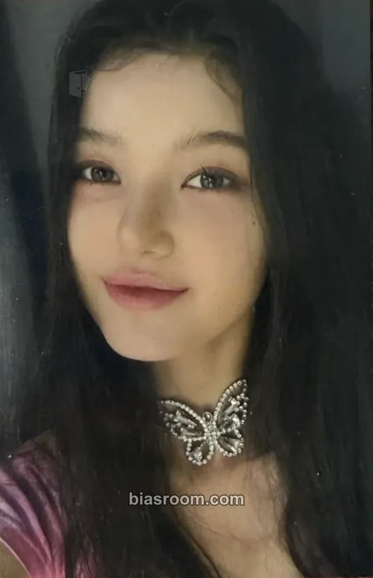 Danielle NewJeans “OMG” Photocard - NewJeans - NewJeans K-pop photocard
