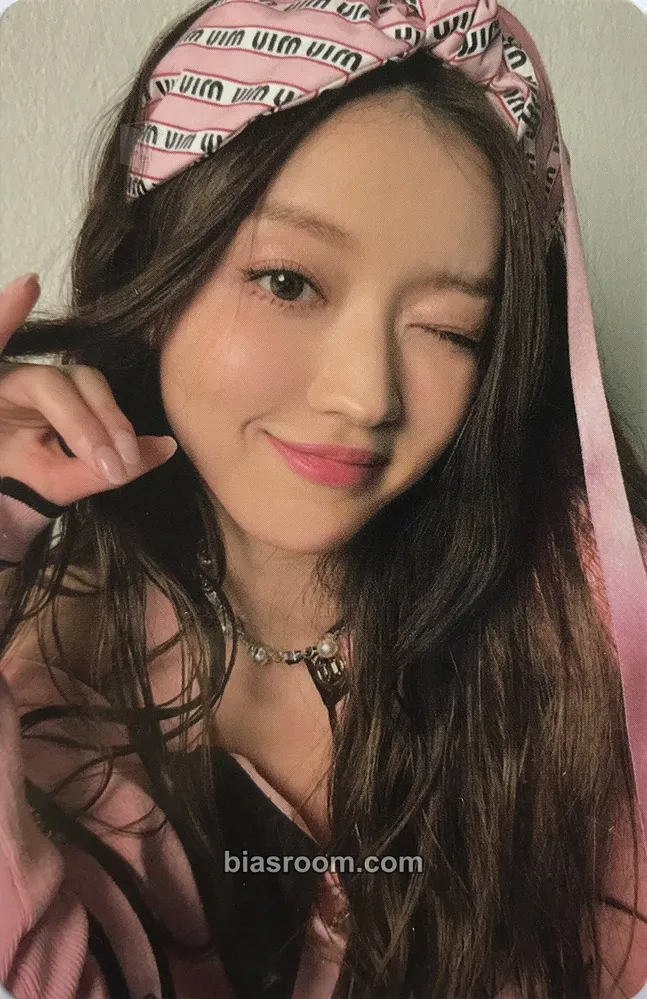 YooA Real Love Photocard - OH MY GIRL - OH MY GIRL K-pop photocard