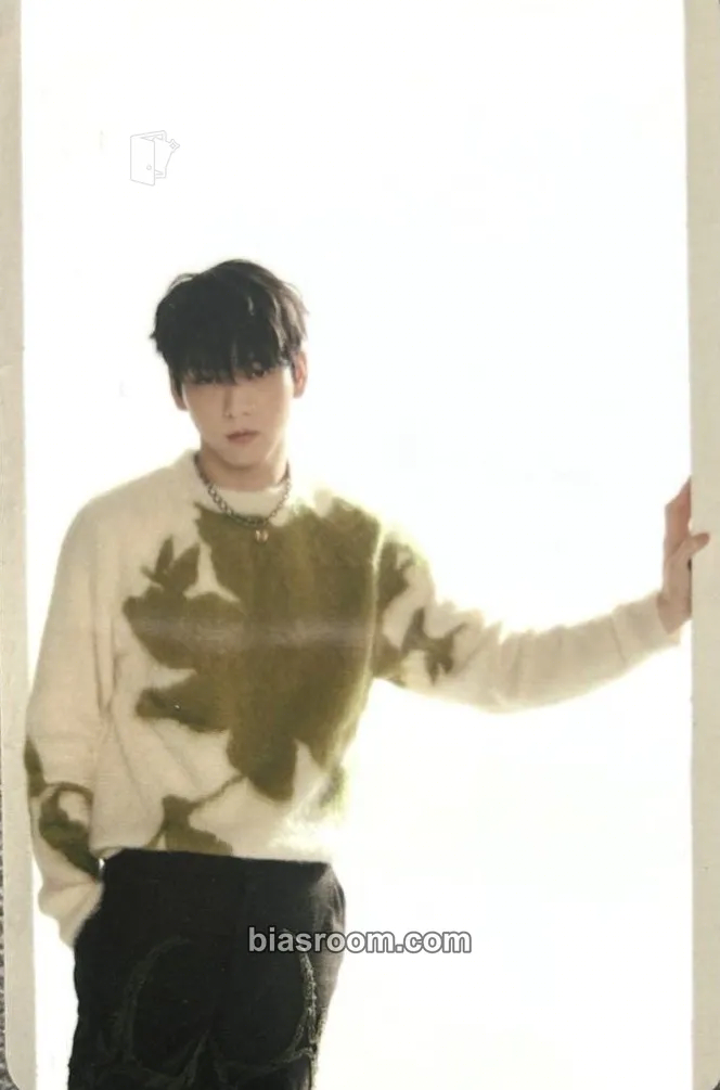 Soobin SWEET Photocard - TOMORROW X TOGETHER - TOMORROW X TOGETHER K-pop photocard