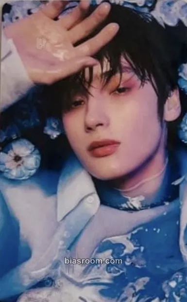 Huening Kai SWEET Photocard - TOMORROW X TOGETHER - TOMORROW X TOGETHER K-pop photocard