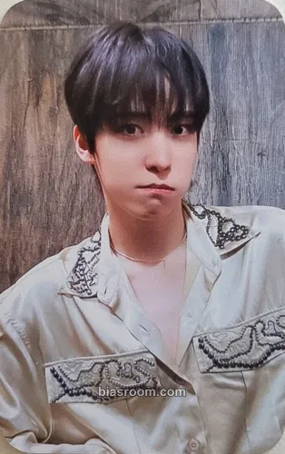 Yunho GOLDEN HOUR : Part.1 Photocard - ATEEZ - ATEEZ K-pop photocard