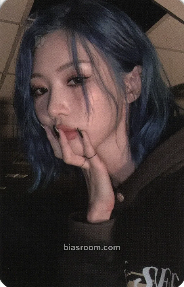 Yoohyeon Luck Inside 7 Doors World Tour Photocard - Dreamcatcher - Dreamcatcher K-pop photocard