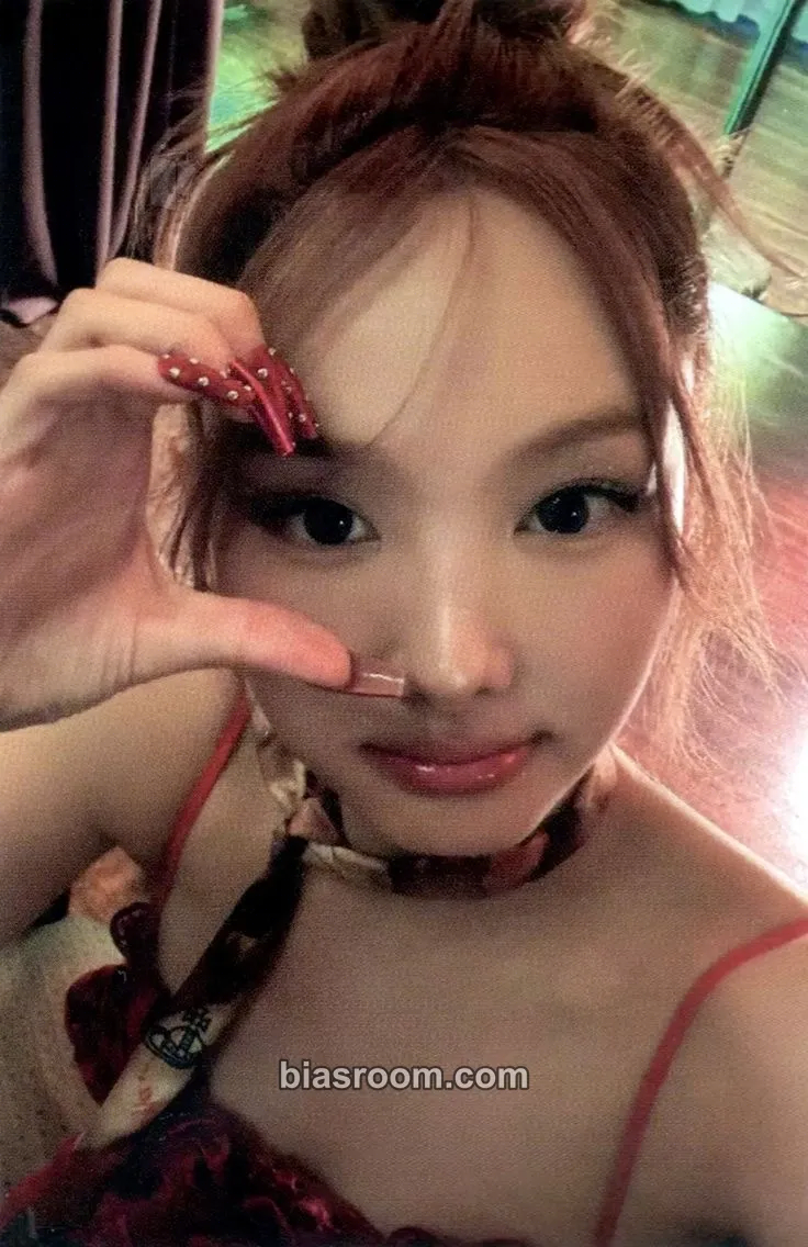 Nayeon Na Photocard - TWICE - TWICE K-pop photocard