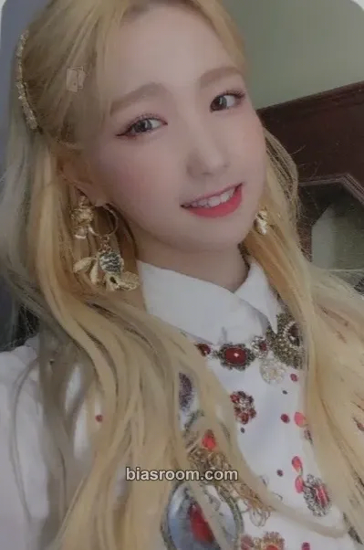 Hitomi One-reeler / Act IV Photocard - IZ*ONE - IZ*ONE K-pop photocard