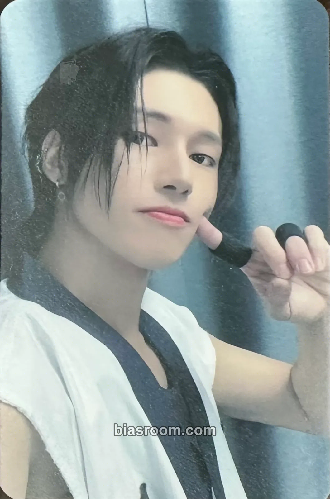 Wooyoung POP-UP: THE WORLD EP.FIN : WILL (Soundwave) Photocard - ATEEZ - ATEEZ K-pop photocard