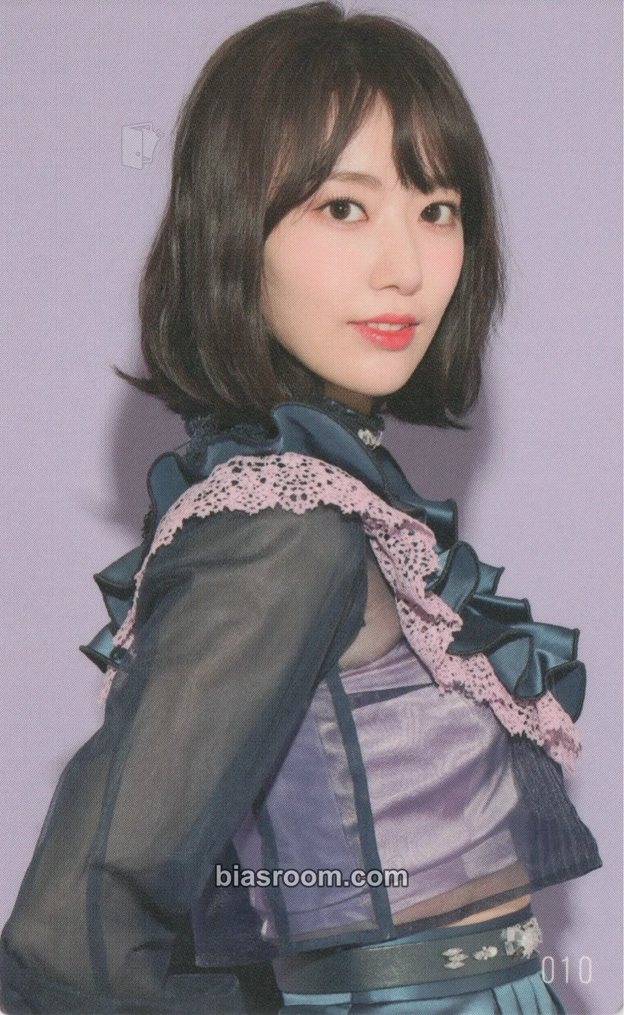 Sakura Suki to Iwasetai Photocard - IZ*ONE - IZ*ONE K-pop photocard