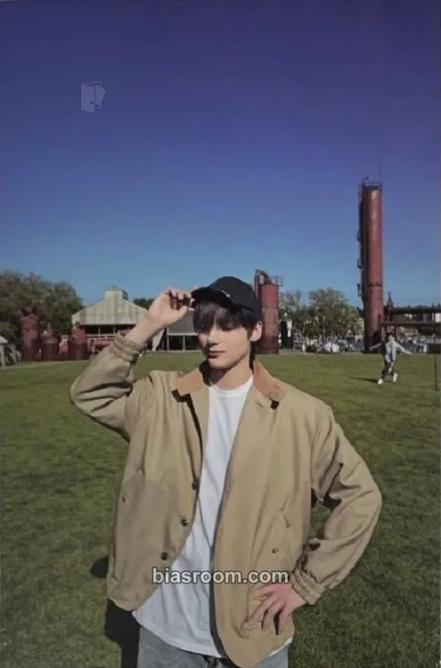Huening Kai Act: Promise Tour Message Book Photocard - TOMORROW X TOGETHER - TOMORROW X TOGETHER K-pop photocard