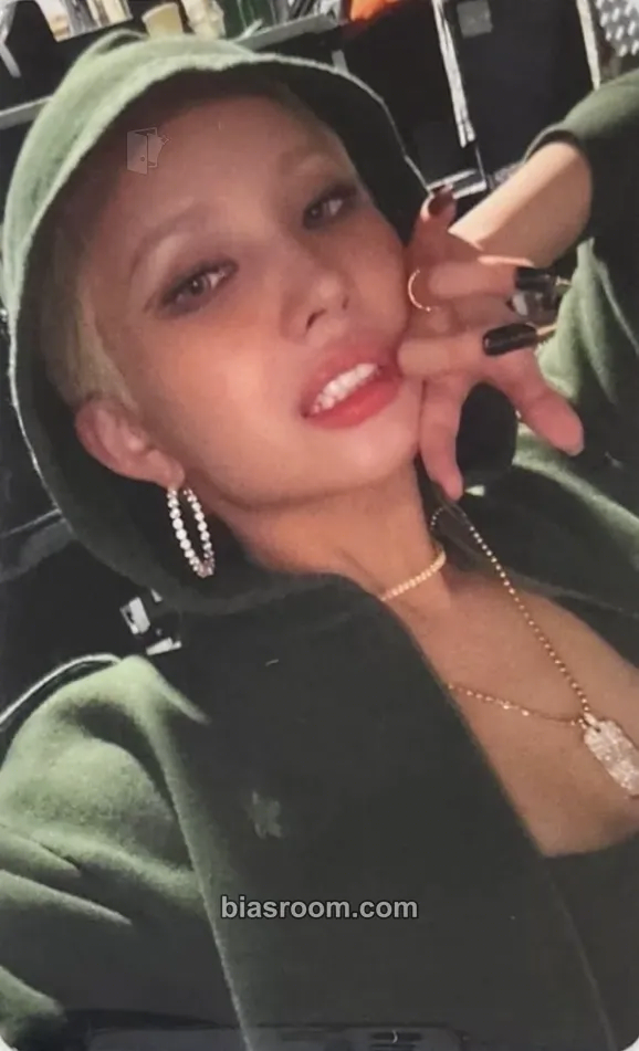 Soyeon We are Photocard - i-dle - i-dle K-pop photocard