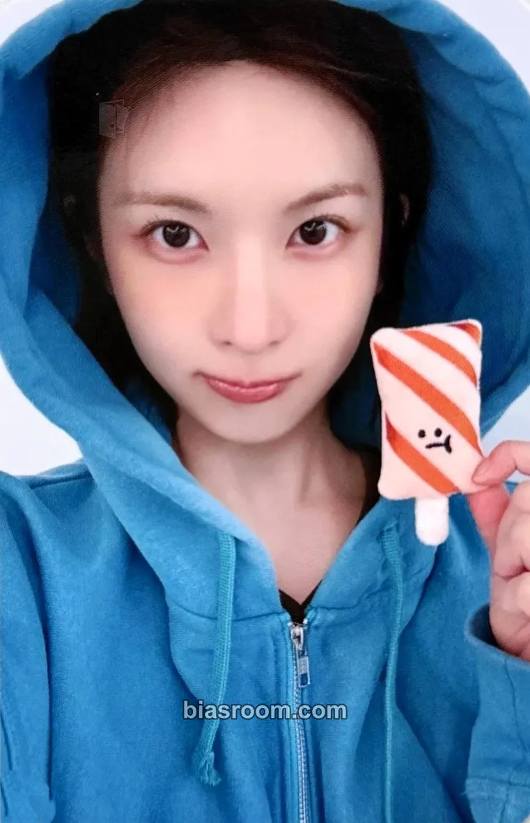 Bae Blue Valentine Photocard - NMIXX - NMIXX K-pop photocard