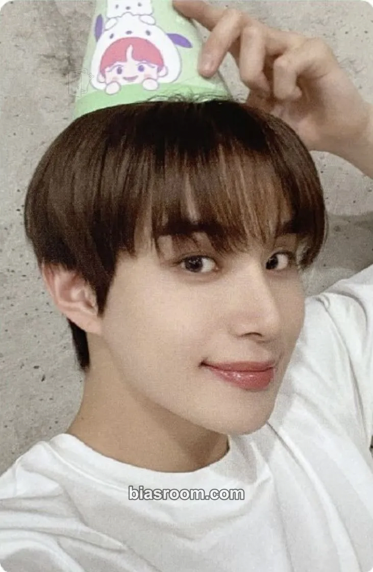 Jungwoo SANRIO x NCT Photocard - NCT - NCT K-pop photocard