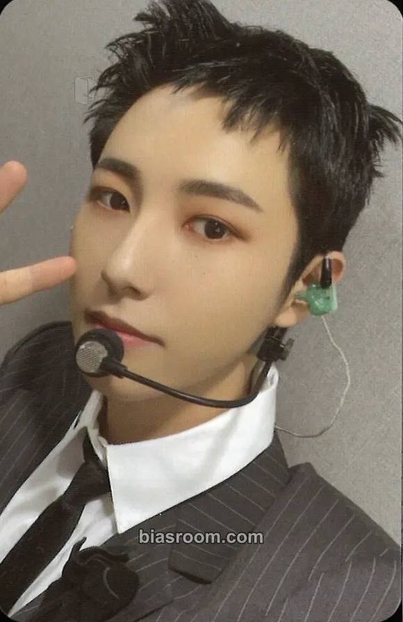Renjun SANRIO x NCT Photocard - NCT - NCT K-pop photocard