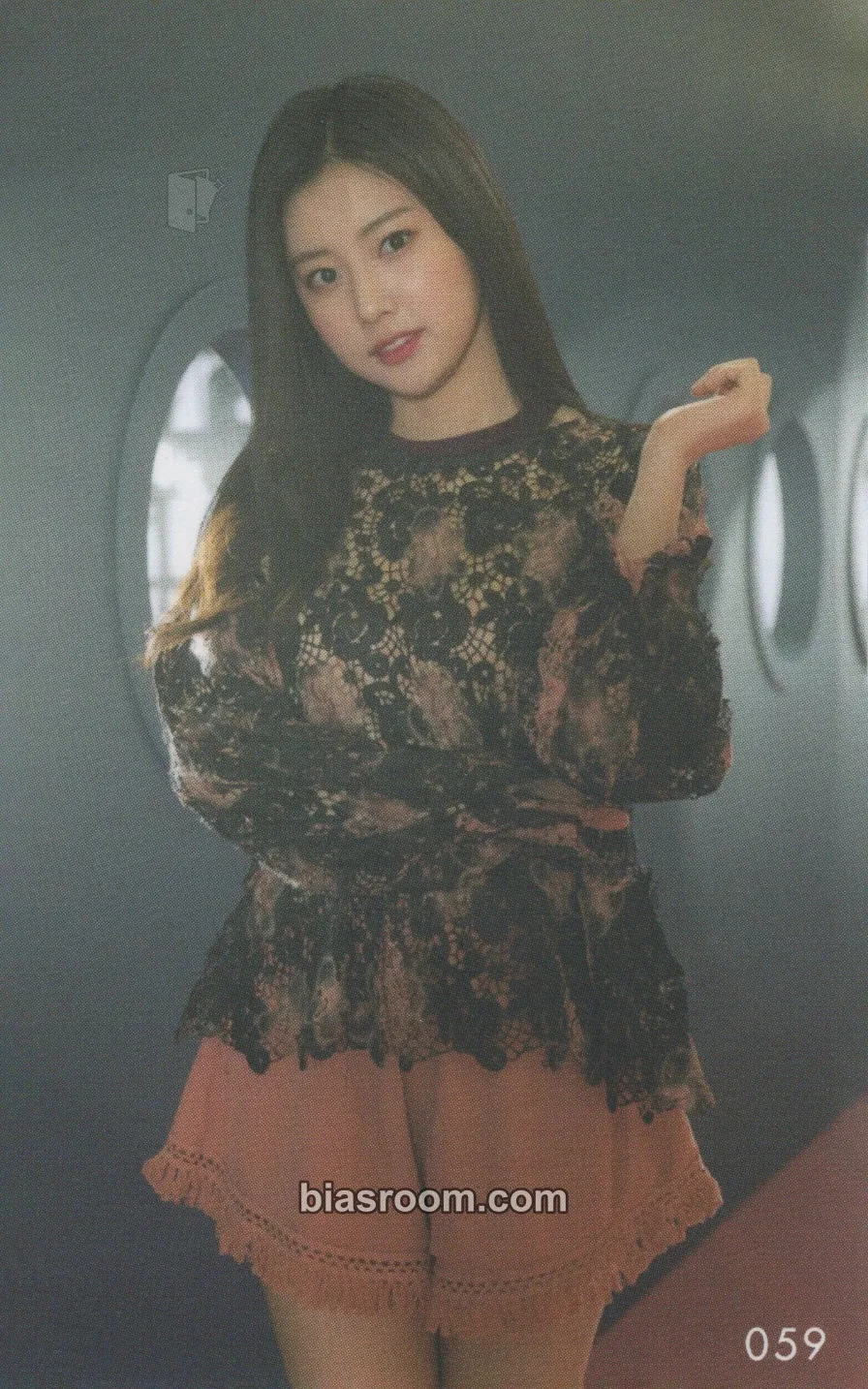 Hyewon Buenos Aires Photocard - IZ*ONE - IZ*ONE K-pop photocard