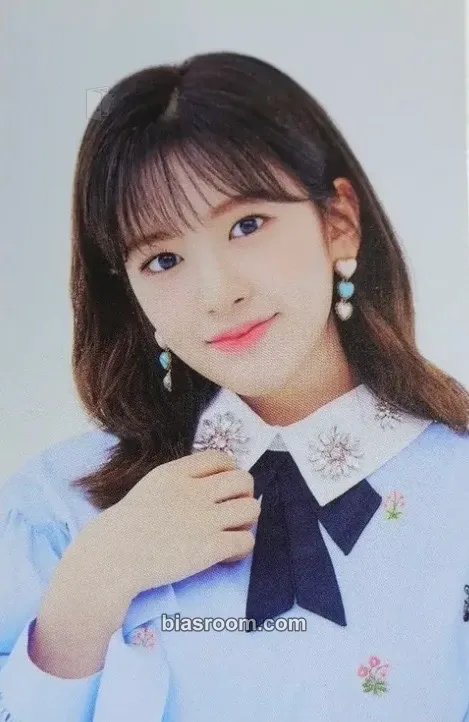 Yujin ONEIRIC THEATER Photocard - IZ*ONE - IZ*ONE K-pop photocard