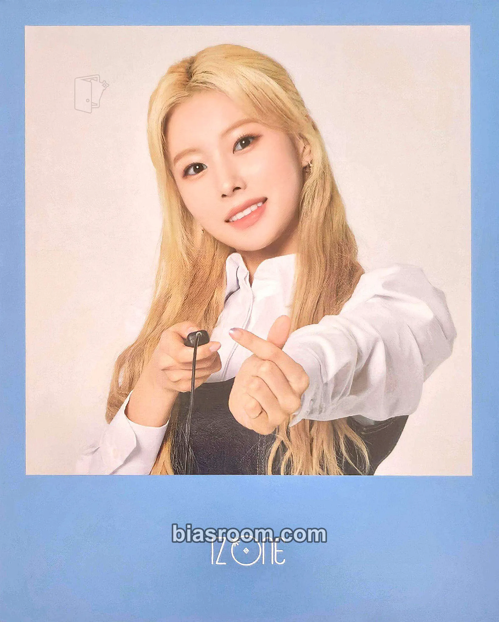 Hyewon ONEIRIC THEATER - KIT Version Photocard - IZ*ONE - IZ*ONE K-pop photocard