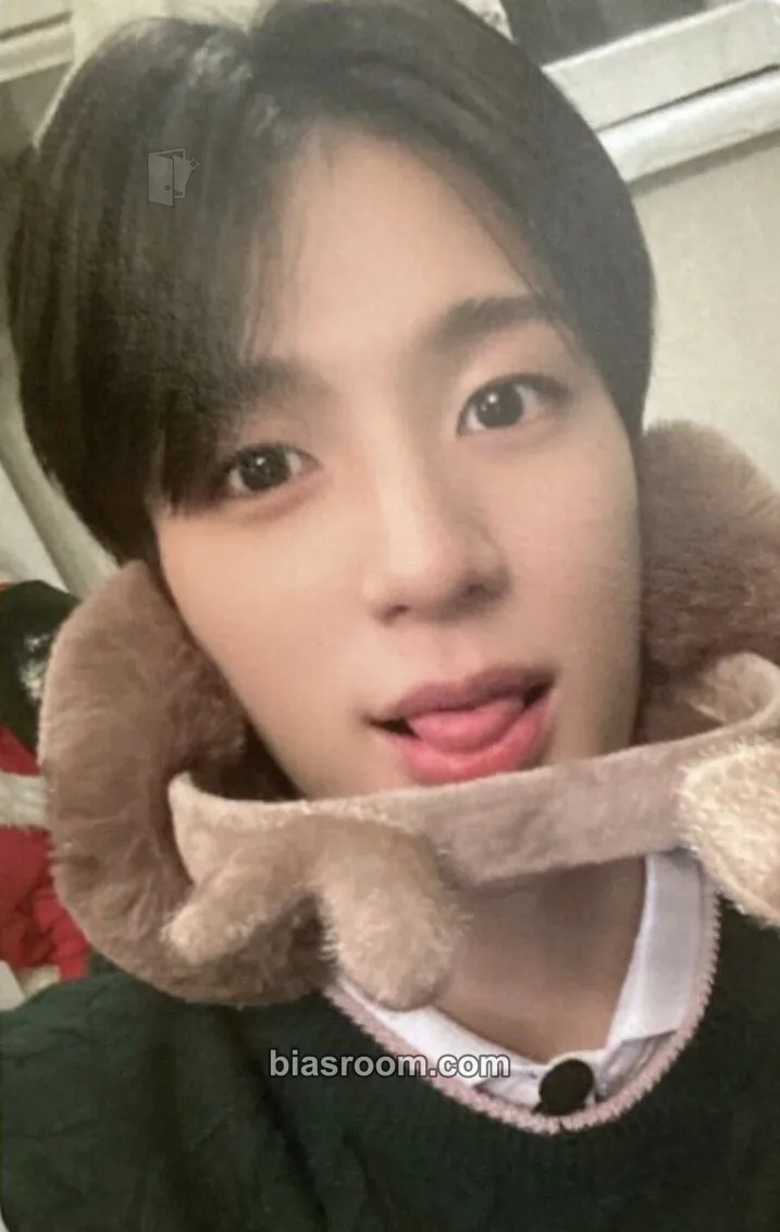 Jeno Pink Christmas 2022 Photocard - NCT - NCT K-pop photocard